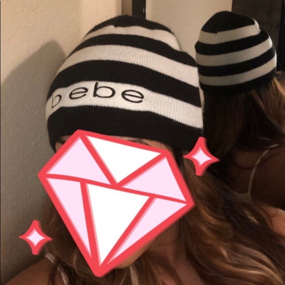 Like New bebe Beanie Hat Black White Stripe - Picture 1 of 3